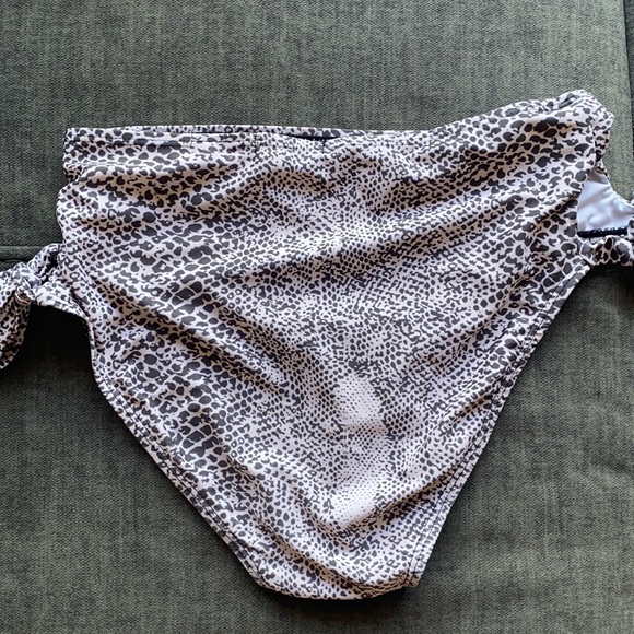 High waisted bikini bottoms - Picture 6 of 6